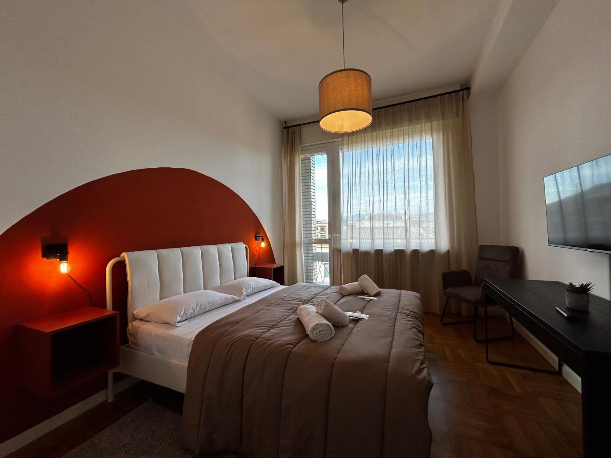 Апартаменты Big House-Private Parking-12" Walk From The Arena Верона Экстерьер фото