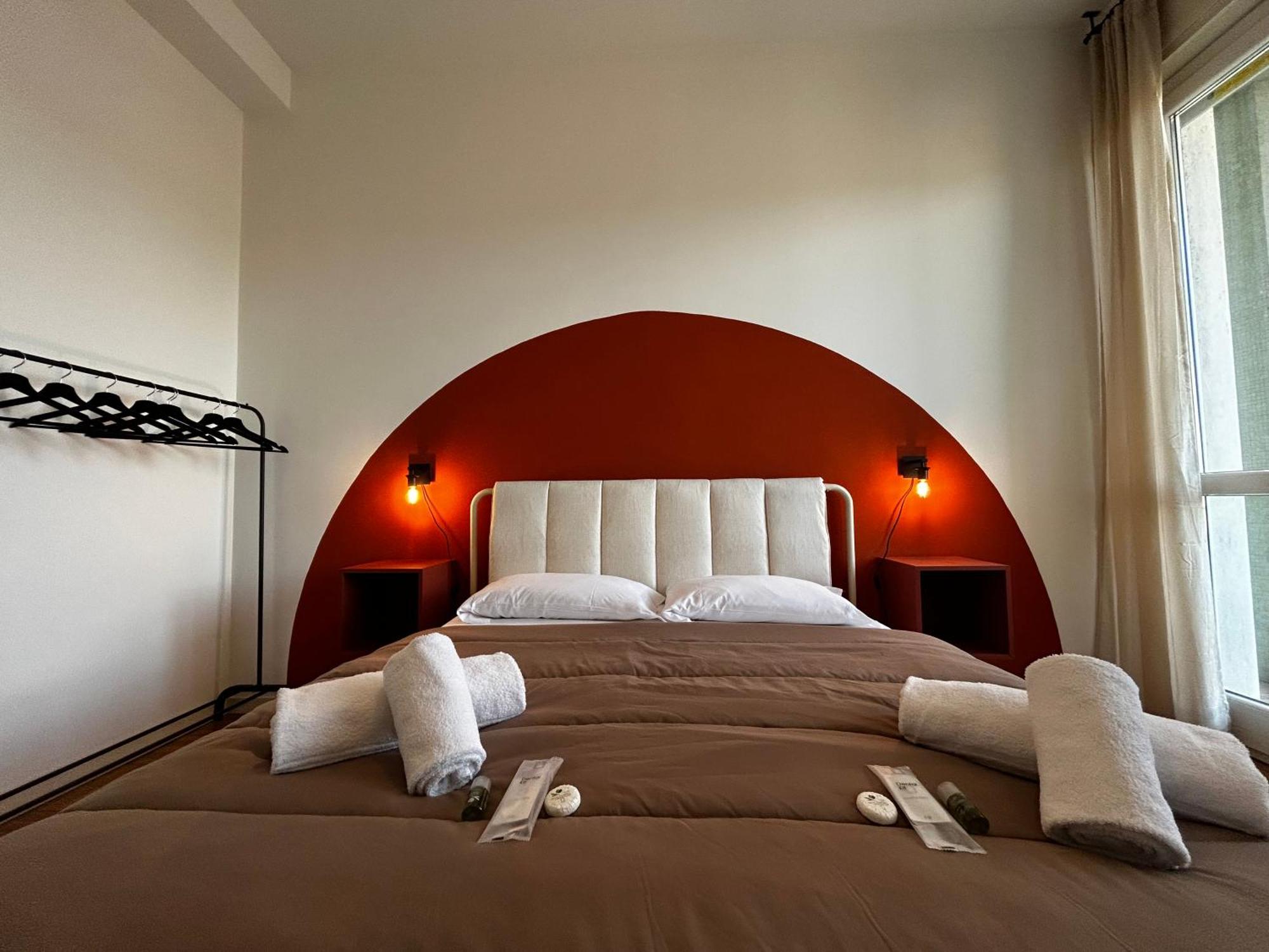 Апартаменты Big House-Private Parking-12" Walk From The Arena Верона Экстерьер фото